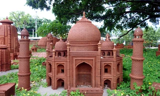 Dự án 'kỳ quan thế giới' bằng đất nung bị bỏ hoang