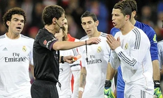 Truất quyền thi đấu Ronaldo, trọng tài lĩnh án 3 trận