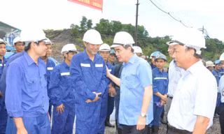 Chủ tịch MTTQ Việt Nam Nguyễn Thiện Nhân thăm, làm việc với Tập đoàn TKV