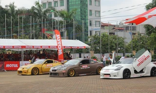 3 chiếc xe của D1 Work Shop chờ đến lượt biểu diễn.