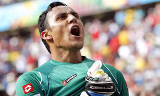 Người hùng tuyển Costa Rica cập bến Real