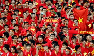 Cơn sốt vé và sự thiệt thòi của người hâm mộ Việt Nam