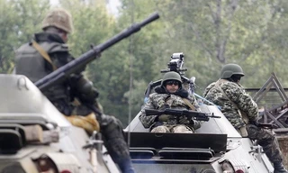 Binh sỹ Ukraine tuần tra tại vùng Donetsk. (Nguồn: AFP/TTXVN)