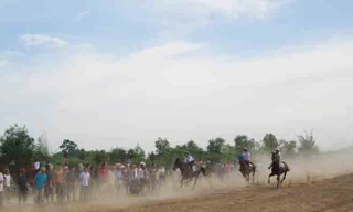 Cú nước rút về đích ngoạn mục