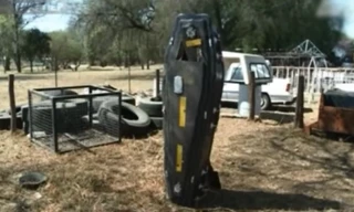 Kỳ lạ: Dùng quan tài để đuổi trộm ở Nam Phi