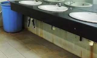 Nhà trường vào mùa 'than nghèo, kể khổ'