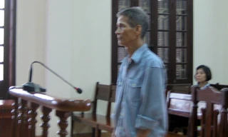 Bị cáo Miễn trước vành móng ngựa