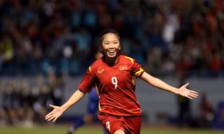 Huỳnh Như sang Nepal hội quân cùng đội tuyển nữ đá vòng loại Olympic Paris 2024 