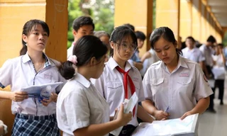 Tuyển sinh lớp 10 TP.HCM: Điểm chuẩn biến động, nhiều học sinh không đỗ cả 3 nguyện vọng