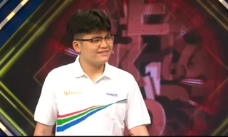 Nam sinh trường Ams trổ tài hát tiếng Nga, xuất sắc giành vòng nguyệt quế Olympia