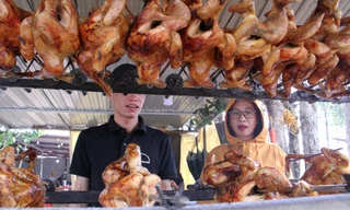 Khó cưỡng với đặc sản gà nướng, cơm lam Măng Đen