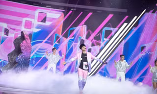 Jack lần đầu diễn live hit “Hoa Hải Đường”, tặng fan thêm ca khúc mới tự sáng tác