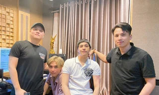 Noo Phước Thịnh đăng loạt ảnh cùng nhạc sĩ Vương Anh Tú, fan mong chờ bản ballad “lụi tim"