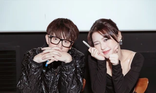 Han Sara rạng rỡ mừng sinh nhật tuổi 20 bên Tùng Maru và hàng trăm fan