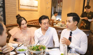 Dương Khắc Linh hộ tống vợ bầu Sara Lưu đến chúc mừng MC Nguyên Khang