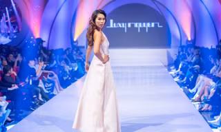 Siêu mẫu Hà Anh đầy thần thái, mở màn show diễn thời trang dành riêng cho trẻ em