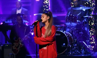Đạt nhiều thành tích khủng, Ariana Grande được phong tặng danh hiệu “kỷ lục gia Billboard“