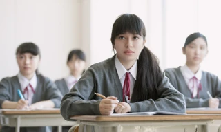 Cấm nhuộm tóc và những nội quy nghiêm ngặt đến khó tin đối với học sinh trung học Nhật Bản