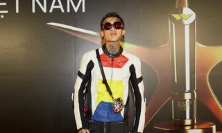 Dế Choắt vừa được gọi tên tại lễ trao giải WeChoice, nút vàng YouTube lập tức đến tay