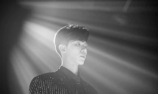 Erik bỏ túi loạt thành tích ấn tượng cùng MV mới “Em không sai, chúng ta sai"