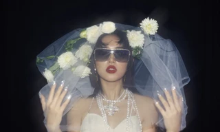 Châu Bùi xuất hiện lạ lẫm với trang phục jumpsuit đầy ma mị trong MV của JUUN D