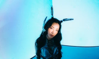 Chi Pu hóa nàng robot xinh đẹp, mang thế giới tương lai đến lễ hội âm nhạc trực tuyến