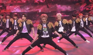 NCT 127 đưa rồng lên sân khấu, trình diễn bài hát chưa phát hành trong concert trực tuyến
