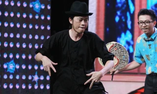 Cười 'té ghế' xem Hoài Linh đọc rap 'Chim trắng mồ côi'