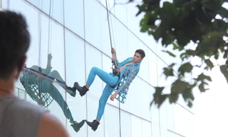 Top 6 Next Top Model 'thót tim' khi chụp ảnh trên cao