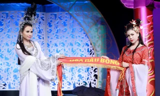 Diễm Hương, Trà Ngọc Hằng mặc đồ cổ trang nhí nhảnh tạo dáng