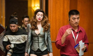 Hà Hồ mặc sexy chạy show ở Hà Nội giữa 'tâm bão' tình ái