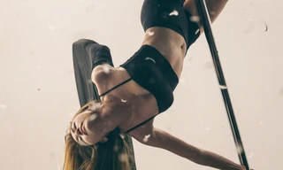 Ngân Khánh trầy xước khắp người vì múa cột