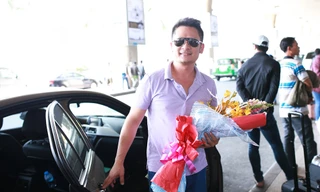 Xuất hiện với ngoại hình giản dị, Bằng Kiều thu hút sự chú ý của mọi người bằng vẻ thân thiện của anh. 