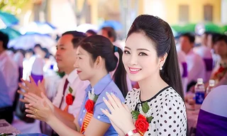 Hoa hậu Ngọc Anh xinh đẹp dự khai giảng ở trường cũ