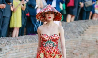 Hoa hậu Thùy Dung kiêu sa diễn thời trang tại Ý