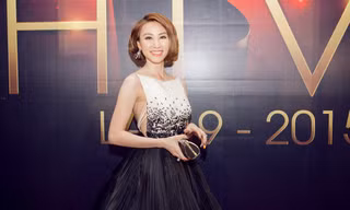 Ngân Khánh lộng lẫy như công chúa nhận giải HTV Awards