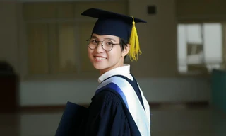 Vũ Cát Tường 'khoe' bằng tốt nghiệp kỹ sư loại giỏi