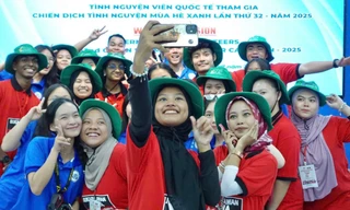 Chào mừng đoàn sinh viên quốc tế đến TP.HCM tham gia chiến dịch Mùa Hè Xanh 2025