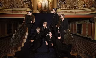 ARMY phấn khích theo dõi trận “đại chiến” giữa “Black Swan” (BTS) và “Sweet Night” (V)