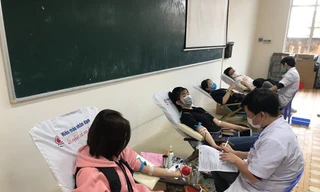 Chủ Nhật Đỏ: Sinh viên ĐH Đà Nẵng sưởi ấm ngày Đông lạnh bằng những giọt máu hồng