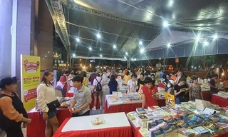 Đà Nẵng cuối tuần: Đến ngay Hội sách nửa giá “rinh” sách hay giá siêu rẻ về nhà