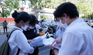 Thủ khoa 30 điểm khối B quyết “giấu facebook”, bạn bè bỏ nhỏ “cực dễ thương và siêu giỏi”