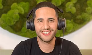 Vlogger 7,5 triệu người theo dõi Nas Daily bất ngờ khoe kênh Podcast riêng 