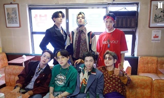 Billboard Hot 100: “Dynamite” (BTS) “trượt… ngược” 39 bậc, phá kỷ lục của “Gangnam Style” 