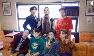 Billboard Hot 100: “Dynamite” (BTS) “trượt… ngược” 39 bậc, phá kỷ lục của “Gangnam Style” 