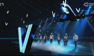 Bùng nổ cảm xúc với concert trực tuyến của WayV: Sân khấu đỉnh cao, Lucas bật khóc vì fan