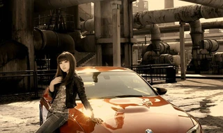 Em đẹp dịu dàng bên xe BMW