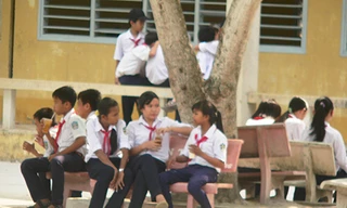 Ăn chặn 1,3 tỷ học bổng, tiền thưởng học sinh