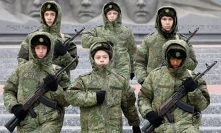 Với sự suy giảm dự kiến ở nam giới trong độ tuổi 20-34 vào năm 2030, để duy trì quân đội 900.000 người, Nga sẽ phải tăng tỷ lệ quân sự hóa lên 7,79% vào năm 2025 