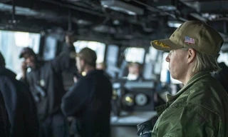 Hạm trưởng Amy Bauernchmidt sẽ trở thành sĩ quan chỉ huy của một tàu sân bay vào năm 2022, lần đầu tiên trong lịch sử hải quân Mỹ.